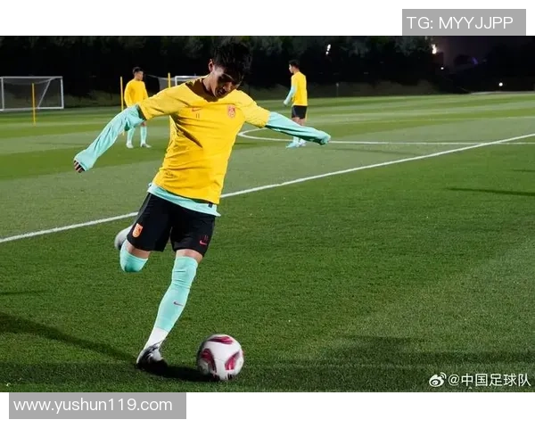 黄丽专访：从绿茵场到人生舞台的足球旅程回顾与展望